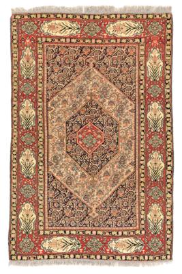 Senneh, Iran, c. 193 x 128 cm, - Oriental Carpets, Textiles and Tapestries