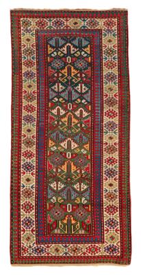 Gendje, Zentralkaukasus, ca .243 x 113 cm, - Oriental Carpets, Textiles and Tapestries