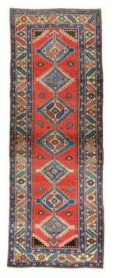 Heriz, Iran, ca. 292 x 105 cm, - Oriental Carpets, Textiles and Tapestries