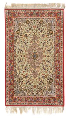 Isfahan, Iran, 163 x 102 cm, - Oriental Carpets, Textiles and Tapestries