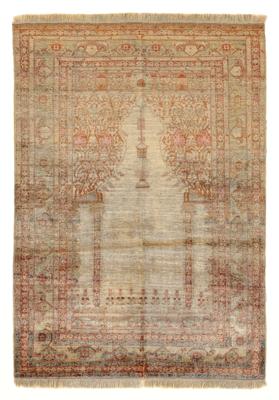 Täbris Seide, Iran, ca. 175 x 125 cm, - Oriental Carpets, Textiles and Tapestries