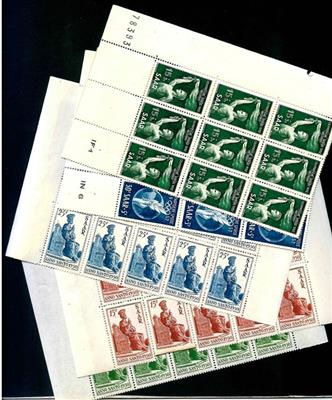 ** - Saarland Nr. 293/95 (10) und - Briefmarken und Ansichtskarten