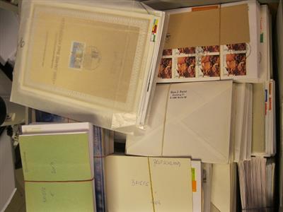 Poststück - Sehr reichh. Partie bzw. Sammlung BRD - FDCs 1949/2015, - Stamps