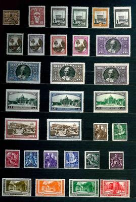 **/* - Sammlung Vatikan ca 1933/1988 - u.a. Nr. 185/86 vom Bogenoberrand, - Stamps