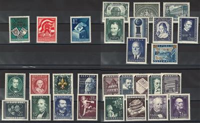 ** - Österreich, - Briefmarken und Ansichtskarten