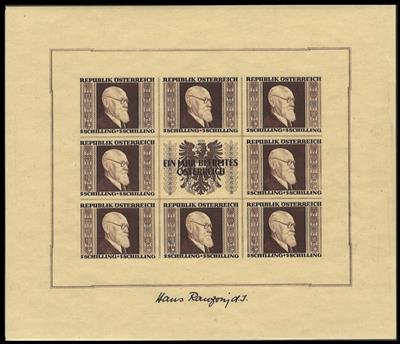 ** - Sammlung Österr. 1945/2001 u.a. mit Gitter, - Briefmarken und Ansichtskarten