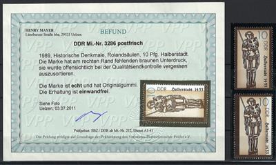 ** - DDR Nr. 3286 FII (Hintergrund nach links verschoben) - dazu Vergleichsmarke - Befund Mayer, - Stamps