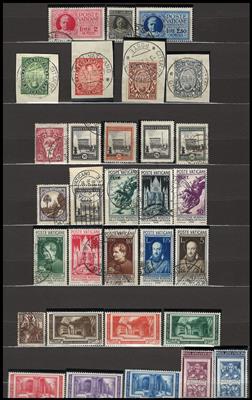 */**/gestempelt/Briefstück - Kl. Partie Vatikan ab 1929, - Briefmarken und Ansichtskarten