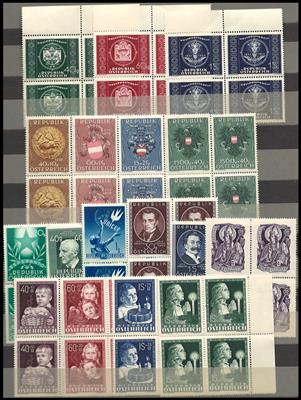 **/*/gestempelt - Kl. Sammlung Österr. I. u. II. Rep. Sätze u. Einzelw., - Stamps