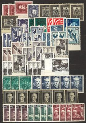 ** - Partie Österr. 1946/1957 u.a. mit Renner geschnitten - Kindheit (3) - Kärnten (2) - Flug 1950/53 (3 Sätze, - Briefmarken und Ansichtskarten