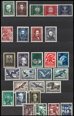 ** - Sammlung Österr. Ausg. 1945/1984 - u.a. Trachten II, - Stamps