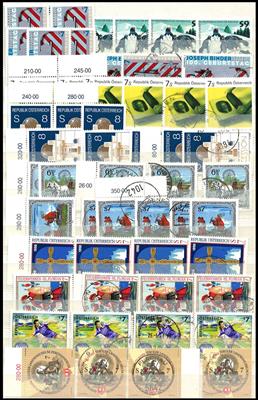**/gestempelt - Partie Österr. ab ca. 1958 tls. mehrfach ** und gestempelt, - Briefmarken und Ansichtskarten