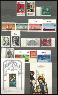 ** - Teilsammlung BRD und Berlin 1968/1998, - Briefmarken und Ansichtskarten