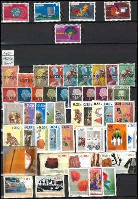 **/gestempelt - Sammlung Europa Vorund Mitläufer mit UNTEA, - Stamps and postcards