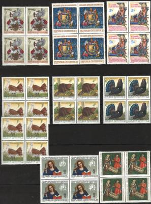 **/gestempelt - Reichh. Partie modernes Österr. in ATS ab 1955, - Stamps and postcards