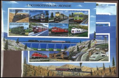 **/*/gestempelt - Motivsammlung "Eisenbahn" mit viel Übersee, - Briefmarken und Ansichtskarten