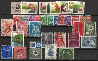 */gestempelt - Partie Europa u. Übersee, - Stamps and postcards