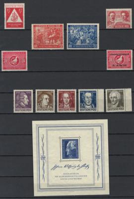**/* - Sammlung DDR mit Sowjetischer Zähnung meist **, - Briefmarken und Ansichtskarten