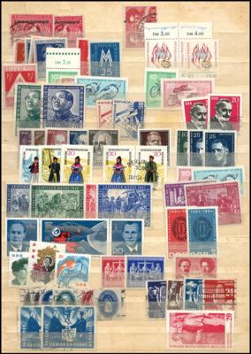 .gestempelt/*/**/Poststück - DDR u. Sowjet. Zone - Partie Dubl. ca. ab 1948 mit einigen mittl. W., - Briefmarken und Ansichtskarten