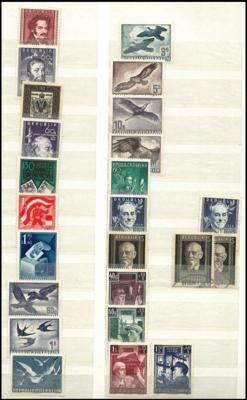 **/gestempelt - Partie Österr. 1950/79 mit Flug 1950/53 - Kärnten - Wiederaufbau II, - Stamps and postcards