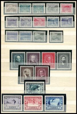 */**(*) - Partie Österr. I. Rep. u.a. mit Gr. u. Kl. Landschaft, - Stamps and postcards