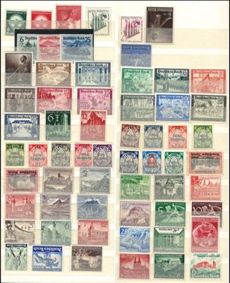 **/* - D.Reich Partie Dubl. ca. ab 1900 u. Deutschland  1945/1987 mit einigen mittl. Sätzen u. Einzelw., - Briefmarken und Ansichtskarten