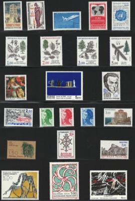 ** - Reichh. Bestand (häufig Bogen) modernes - Briefmarken und Ansichtskarten