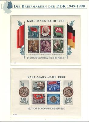 ** - Saubere Sammlung DDR 1949/1990 u.a. mit Marx - Blöcken, - Stamps and postcards