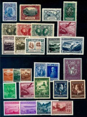 **/*/(*) - Sammlung Liechtenstein ca. 1912/1995 u.a. mit Nr. 71/118, - Briefmarken und Ansichtskarten