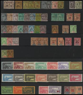 */** - Franz. Kolonien - Sammlung Guadeloupe mit Franz. Guyana und Inini, - Stamps and postcards