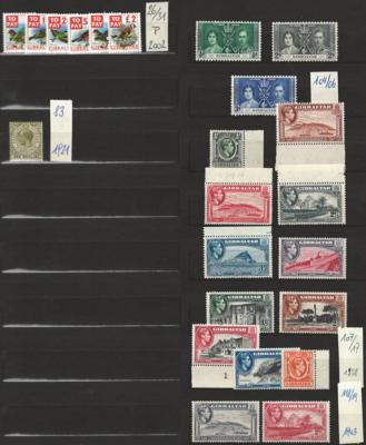 ** - Sammlung Gibraltar ca. 1937/2002, - Briefmarken und Ansichtskarten