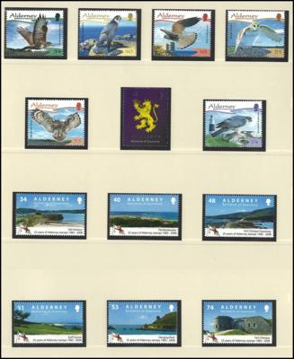 ** - Sammlung Kanalinsel Guernsey 1958/2001 sowie Alderney 1983/2008, - Známky a pohlednice