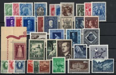 **/* - Sammlung Liechtenstein ca. 1912/1995, - Stamps and postcards