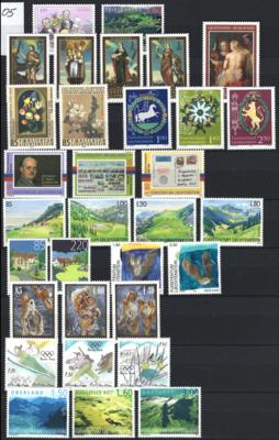 ** - Liechtenstein Sammlung 1996 - 2007 sowie - Stamps and postcards