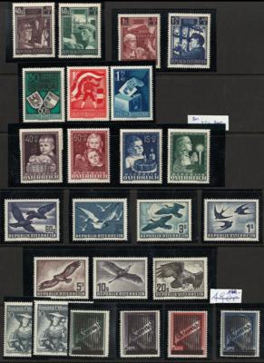 ** - Partie Österr. II. Rep. u.a. mit Gitter - Trachten II - Flug 1950/53 - Wiederaufbau II - Kindheit - Kärnten, - Známky a pohlednice