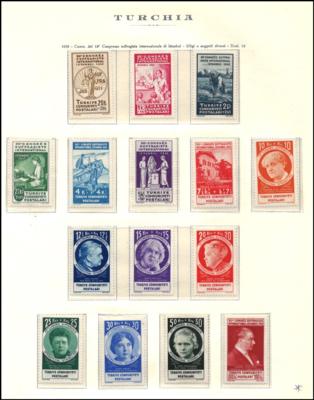 */** - Türkei-Sammlung ca. 1923/1989 mit einigen mittl. Sätzen, - Briefmarken und Ansichtskarten