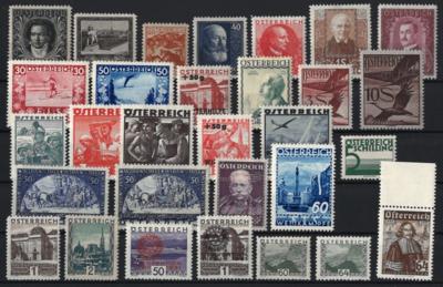 */**/(*) - Sammlung Österr. I. Rep. mit - Stamps and postcards