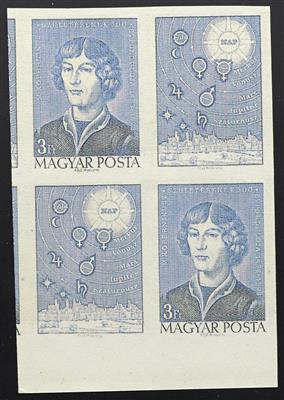 ** - Ungarn Nr. 2845 B mit Zierfeld im Paar mit Druck auf beiden Seiten, - Stamps