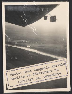 Poststück - Zeppelinpost - Südamerikafahrt 1930 - Nr. 438/39 je auf Kuvert sowie 1 Foto vom Postabwurf in Sevilla, - Známky
