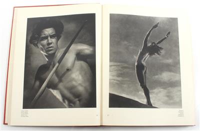 Riefenstahl, L. - Knihy a dekorativní tisky