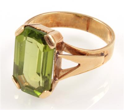 Peridotring ca. 6 ct - Schmuck Abendauktion