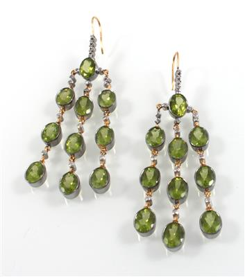 Peridotohrgehänge zus. ca. 36 ct - Jewellery