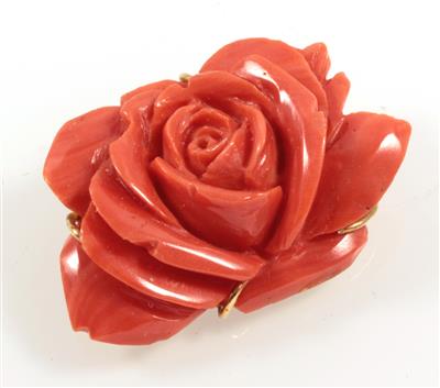 Korallenbrosche Rose - Schmuck Abendauktion