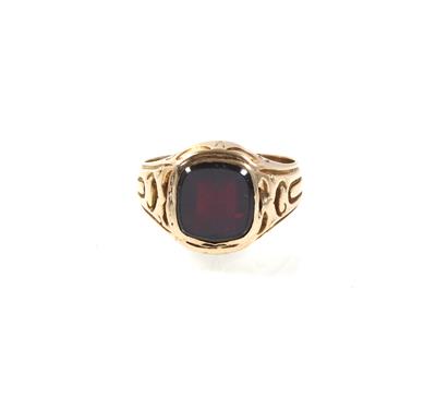 Granat Ring - Jewellery