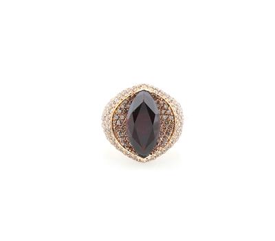 Wempe Brillantring zus. ca. 9,50 ct mit Granat - Erlesener Schmuck