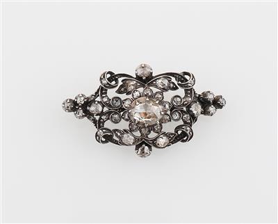 Diamantbrosche zus. ca. 1,40 ct - Erlesene Juwelen und Exklusive Schreibwaren Weihnachtsauktion