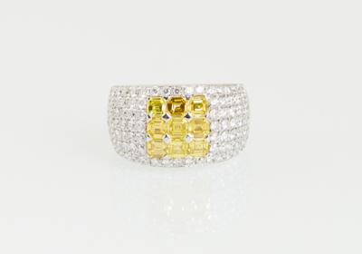 Brillantring mit tlw. künstlich farbveränderten Diamanten zus. ca. 4,40 ct - Exquisite jewellery