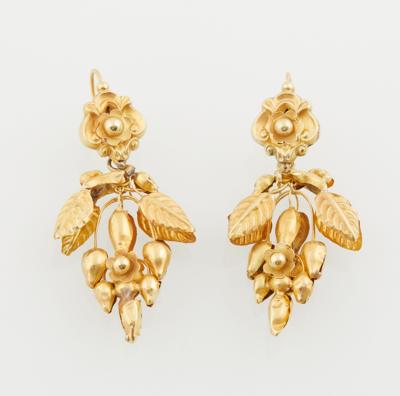 Zwei Ohrgehänge - Exquisite jewellery