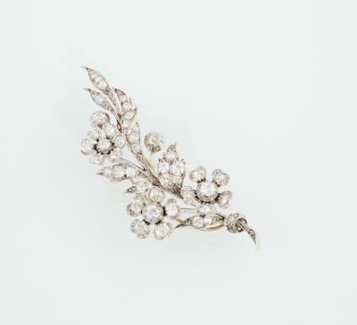Diamant Blütenbrosche zus. ca.4,50 ct - Erlesener Schmuck