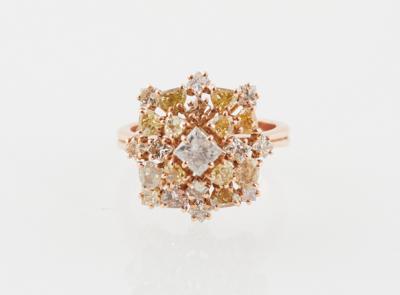 Ring mit tlw. behandelten Diamanten zus. ca. 2,80 ct - Exquisite jewellery